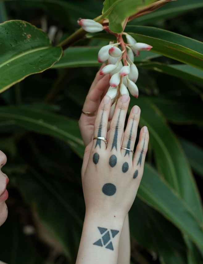 Au Japon, le tatouage (re)gagne en popularité dans la jeunesse